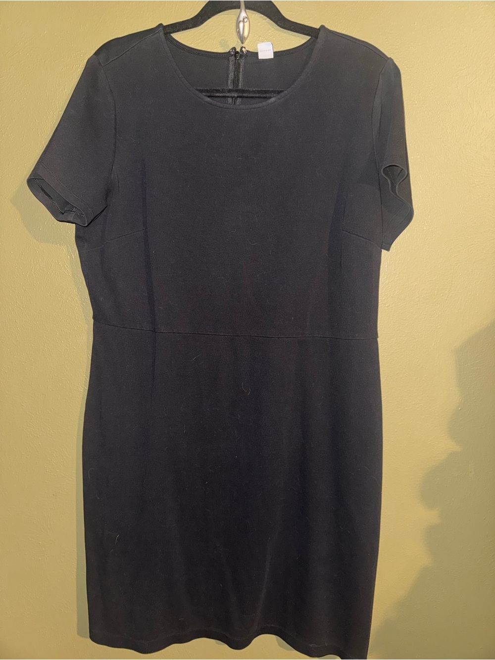 Old Navy Black Short-Sleeve Sheath Dress
